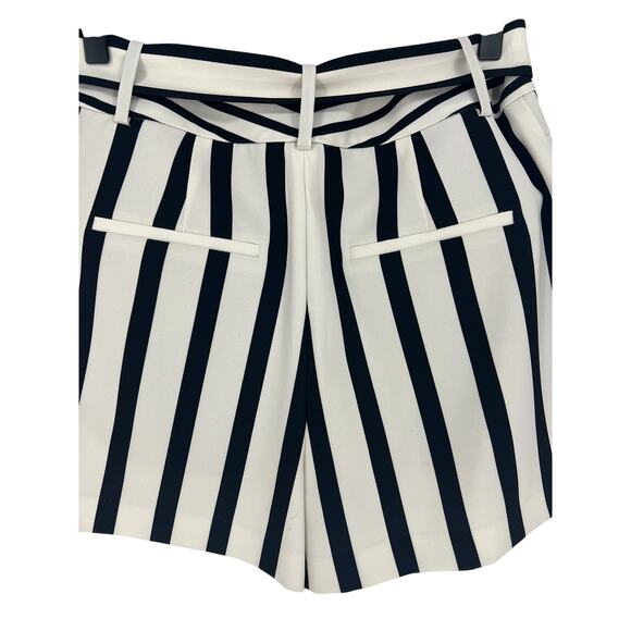 Alice + Olivia Vanda Striped Belted Shorts - Picture 11 of 12